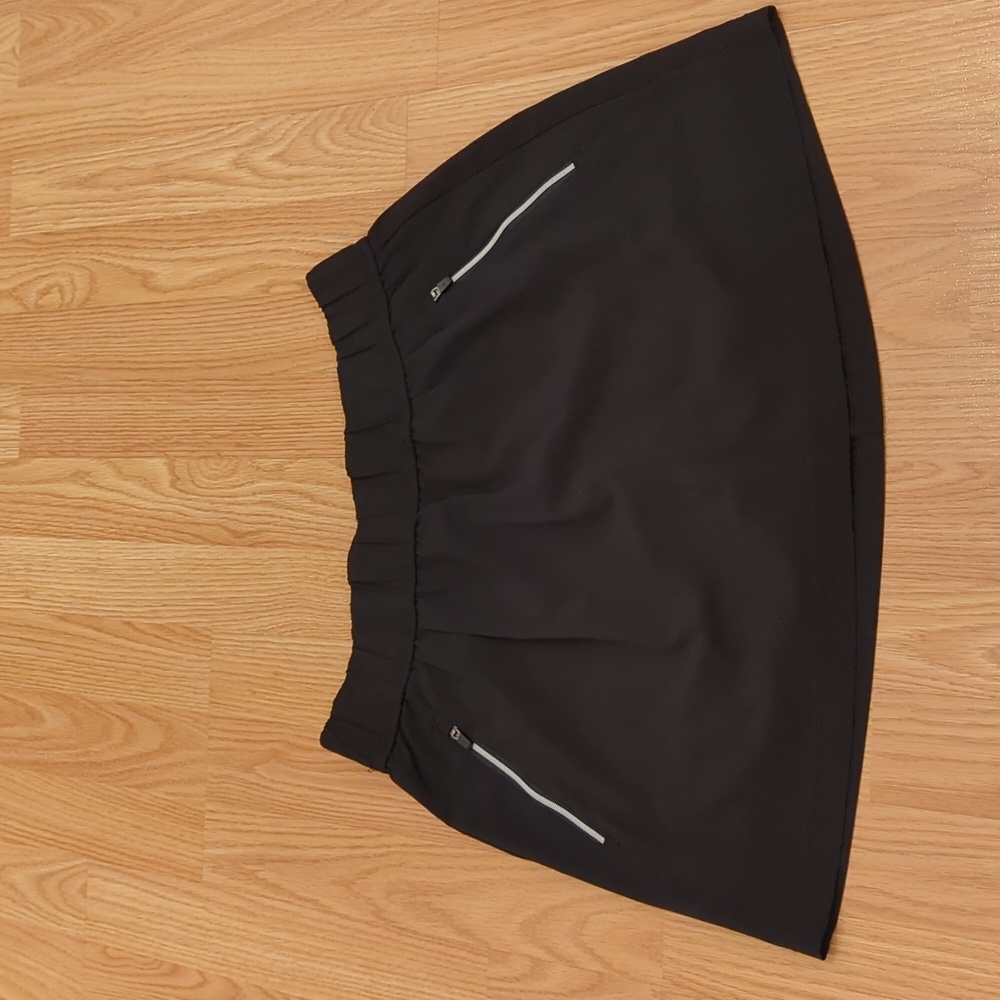 Black Skort